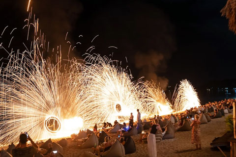 Dónde cenar con espectáculos de fuego en Koh Samui